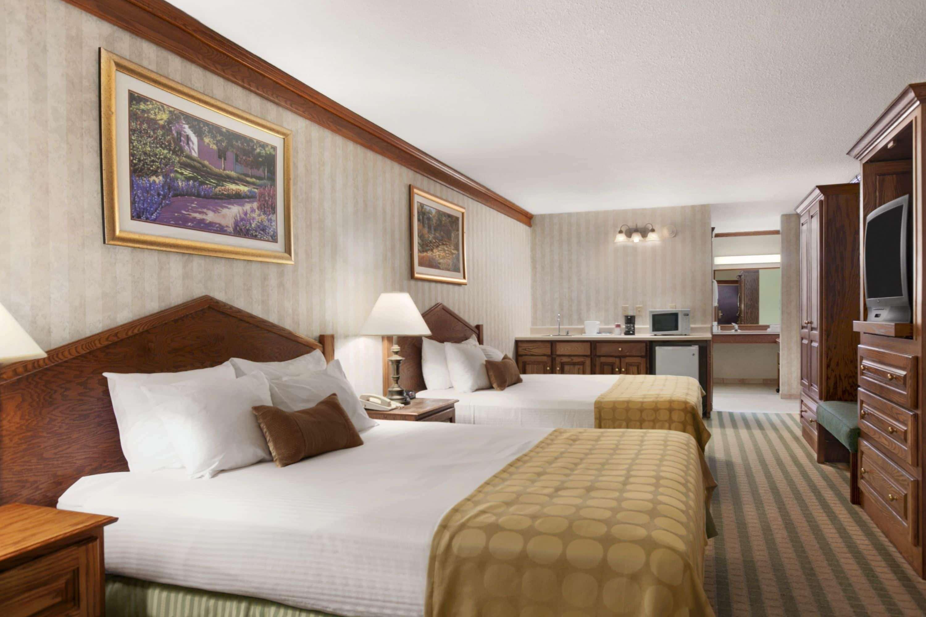 Ramada By Wyndham Saginaw Hotel & Suites Eksteriør billede