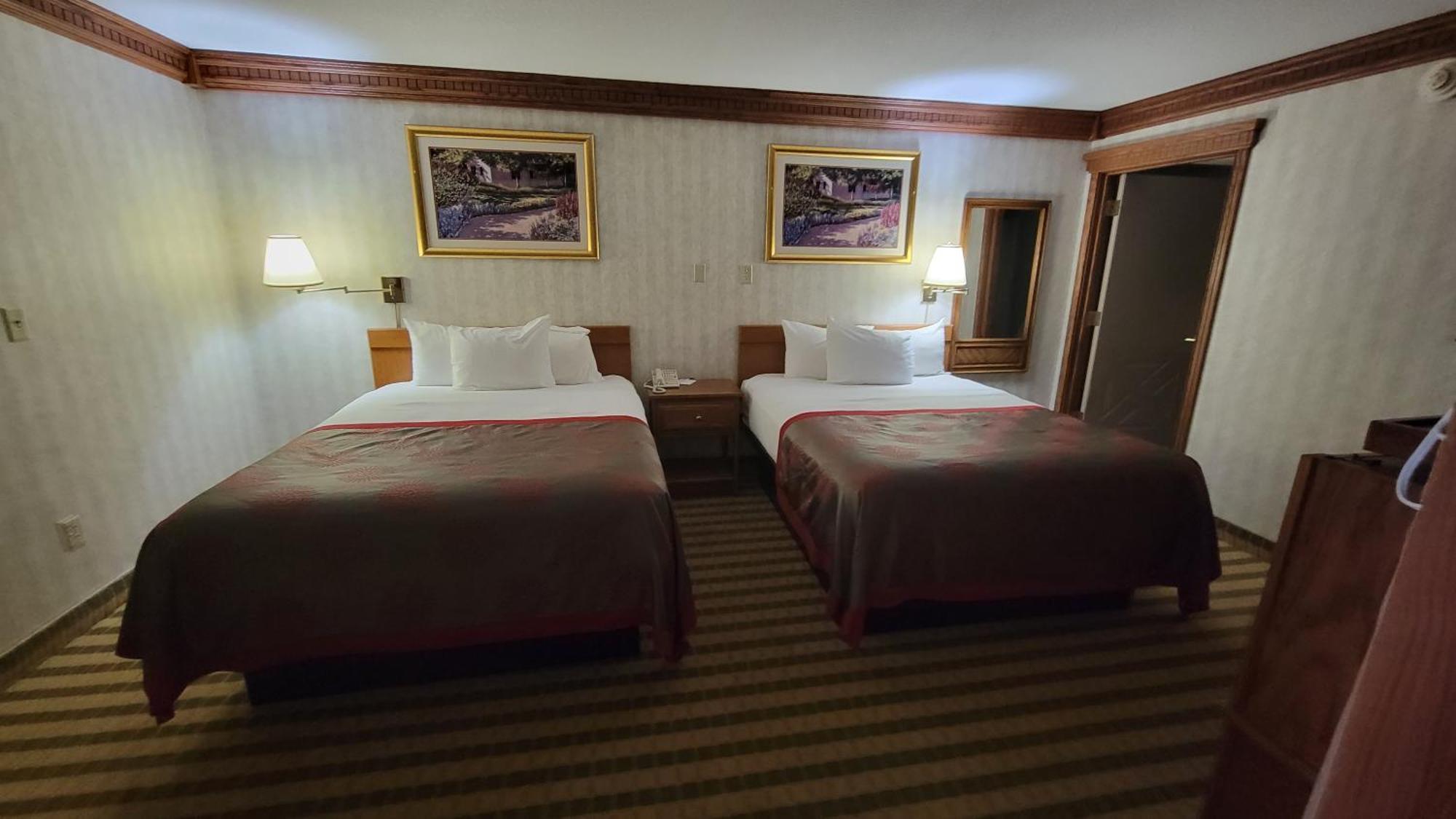 Ramada By Wyndham Saginaw Hotel & Suites Eksteriør billede